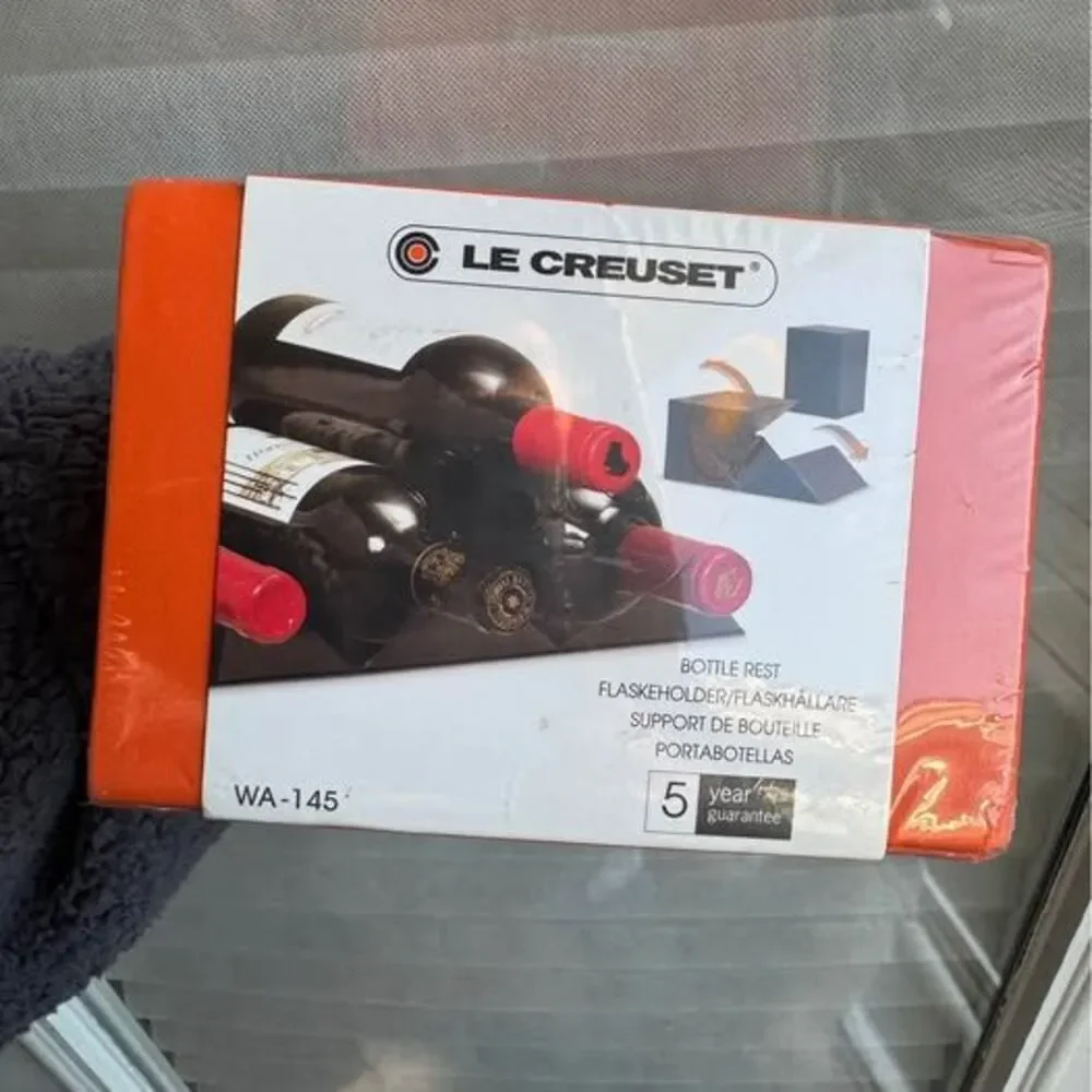 Le Creuset WA-145 Bottle Rest / Wine Bottle Holder – Orange – New in Package